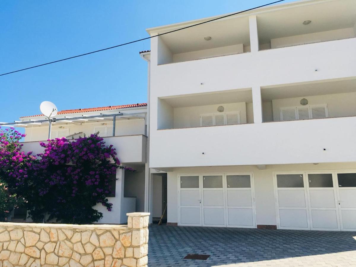 Novalja Apartments By Nena Exterior photo