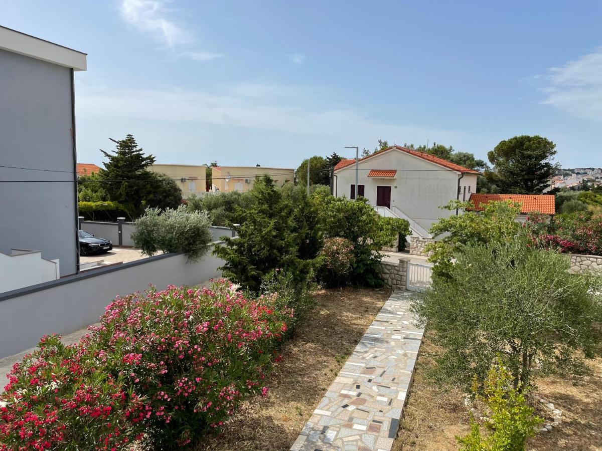 Novalja Apartments By Nena Exterior photo