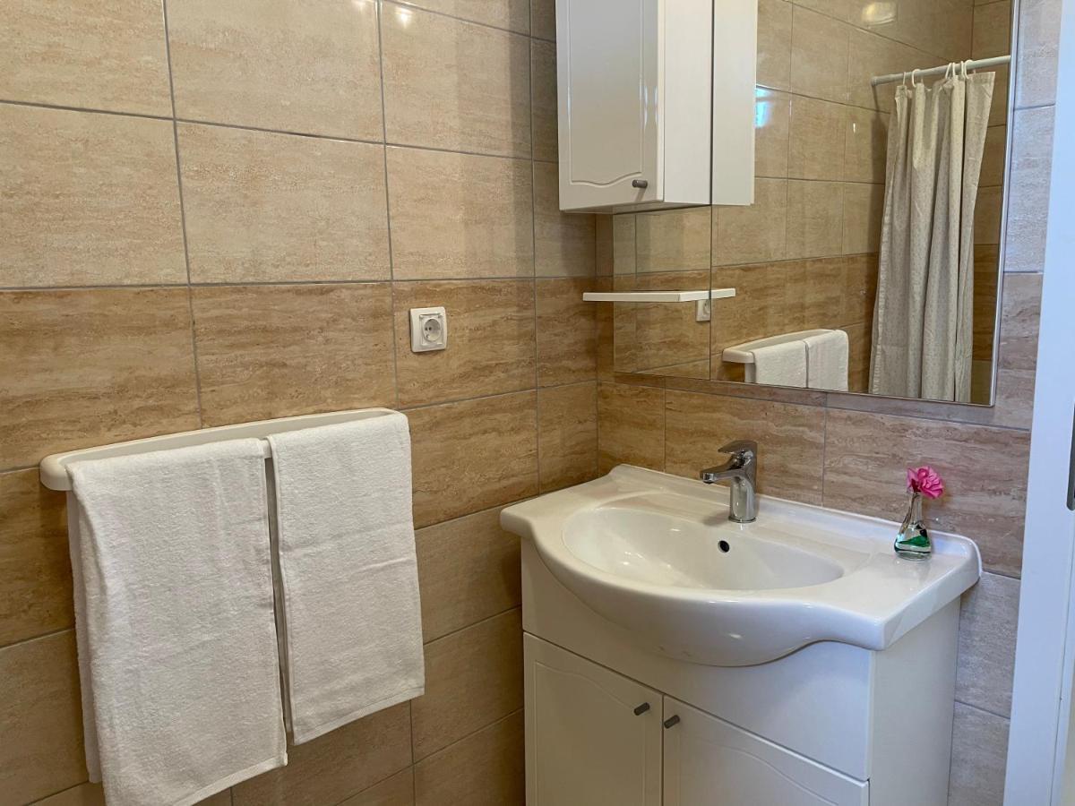 Novalja Apartments By Nena Exterior photo
