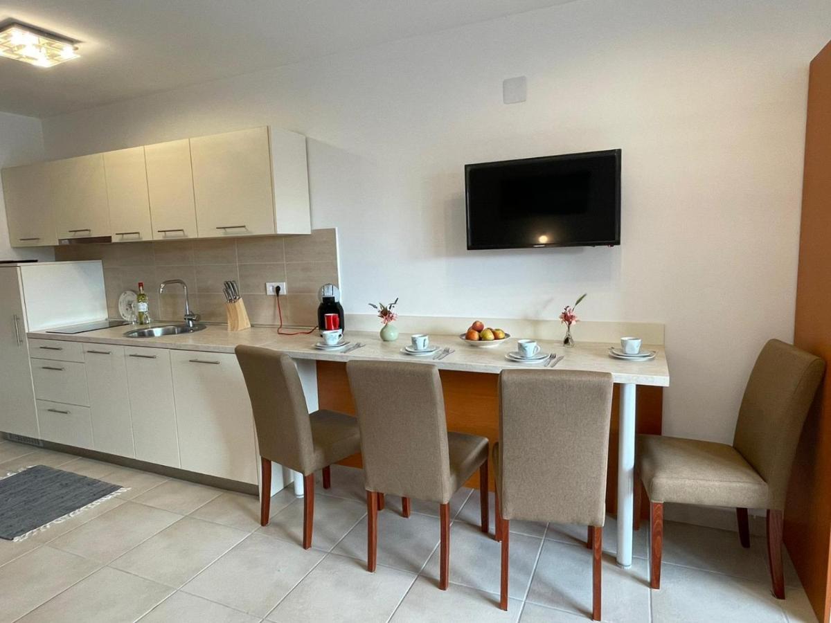 Novalja Apartments By Nena Exterior photo