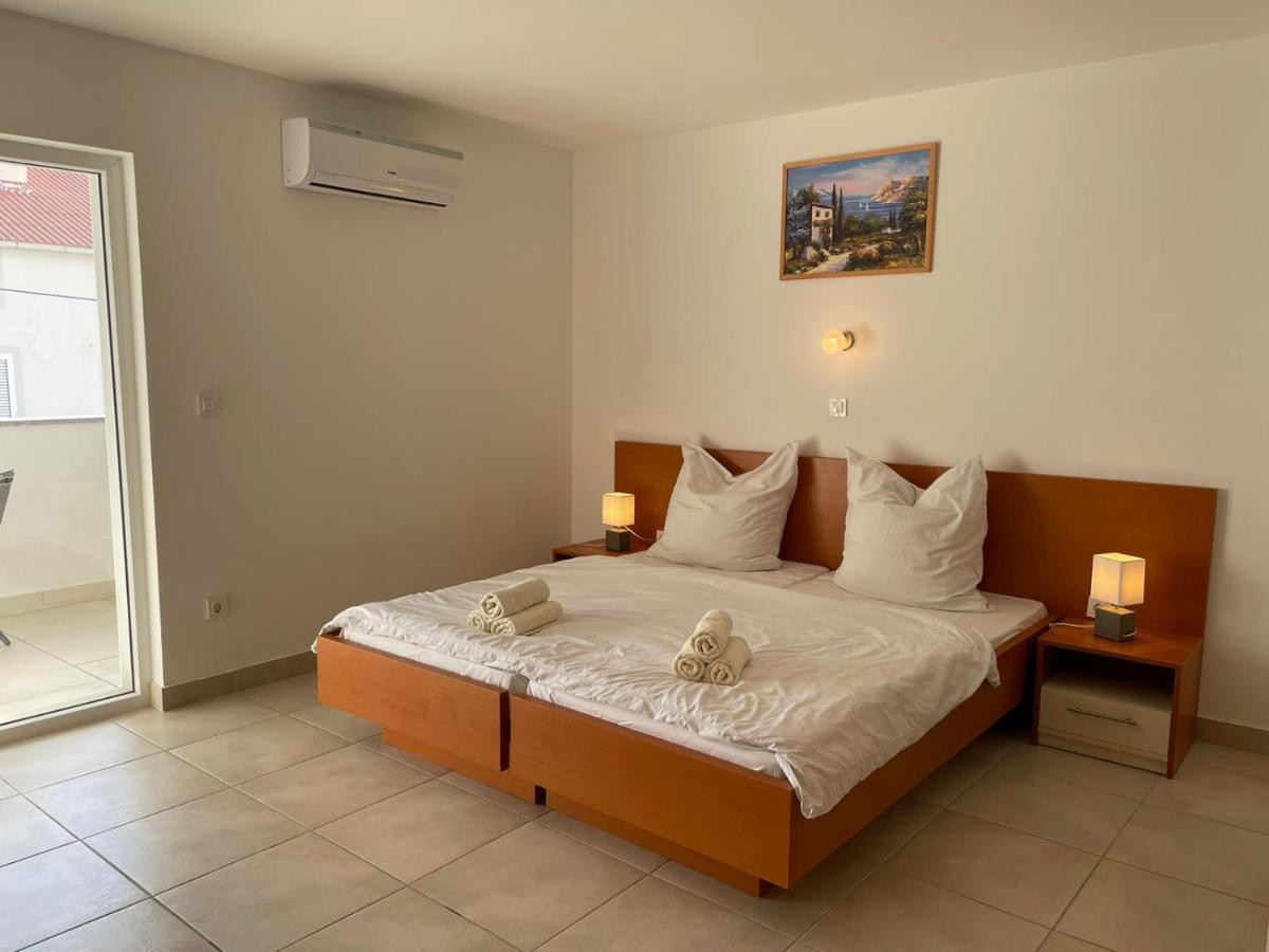 Novalja Apartments By Nena Exterior photo