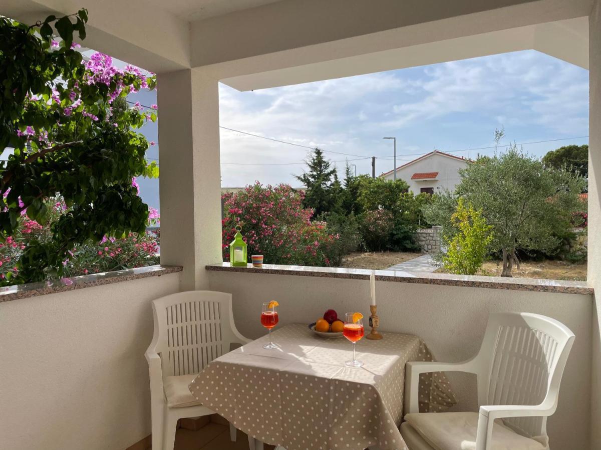 Novalja Apartments By Nena Exterior photo
